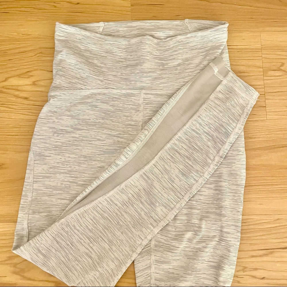 Lululemon High-Rise White/Grey Leggings. Size 4.
